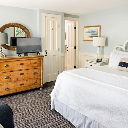 Brass Key Guesthouse Adults Only プロビンスタウン エクステリア 写真