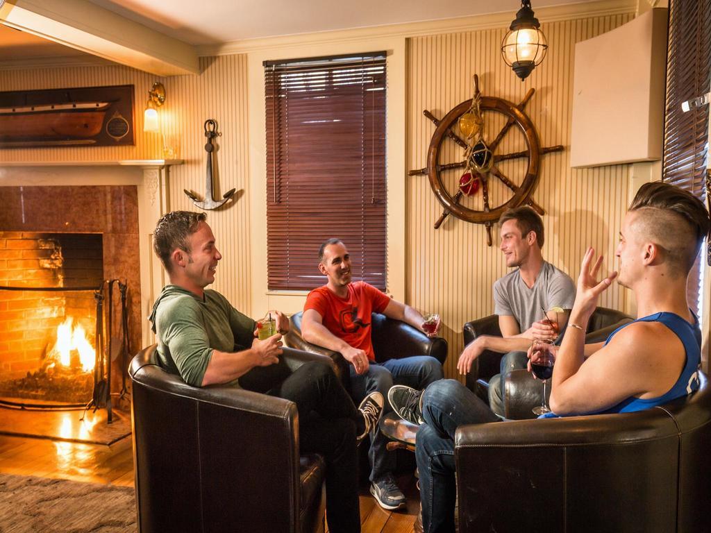 Brass Key Guesthouse Adults Only プロビンスタウン エクステリア 写真